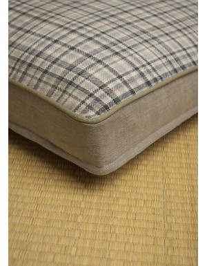 Piped top edge detail