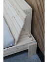 Neat side compartments for your phone and stuff!