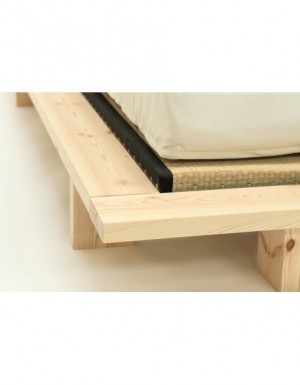 Corner detail of the Japan bed showing feet arrangement and tatami mats.